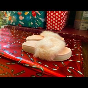 ⛔️SOLD⛔️ Madden Girl pink faux fur slides